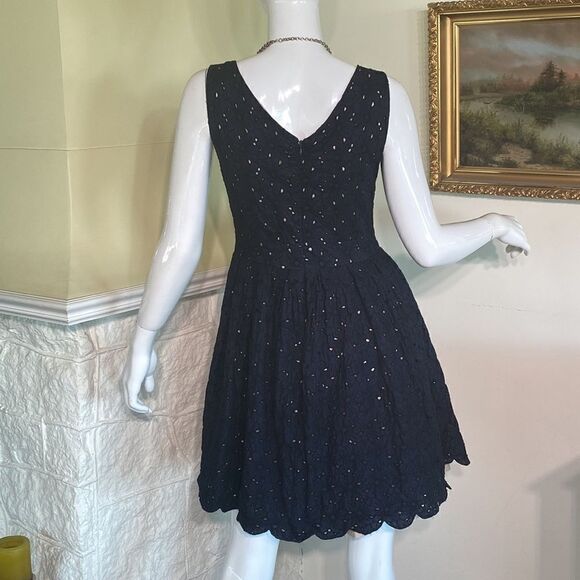 Karl Lagerfeld Navy Blue Cotton Eyelet Sleeveless V-Neck Summer Mini Dress - Picture 5 of 16